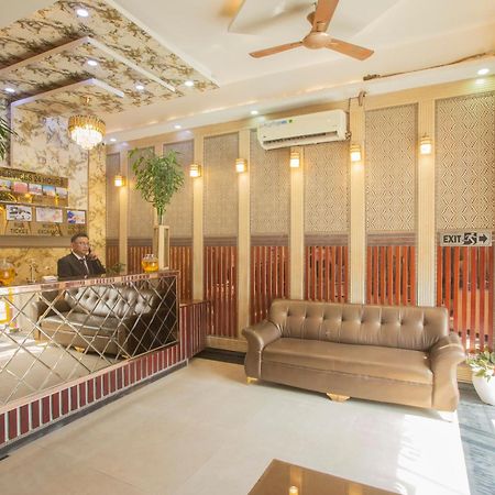 Hotel Deluxe Stay Inn - Near Delhi Airport ニューデリー エクステリア 写真