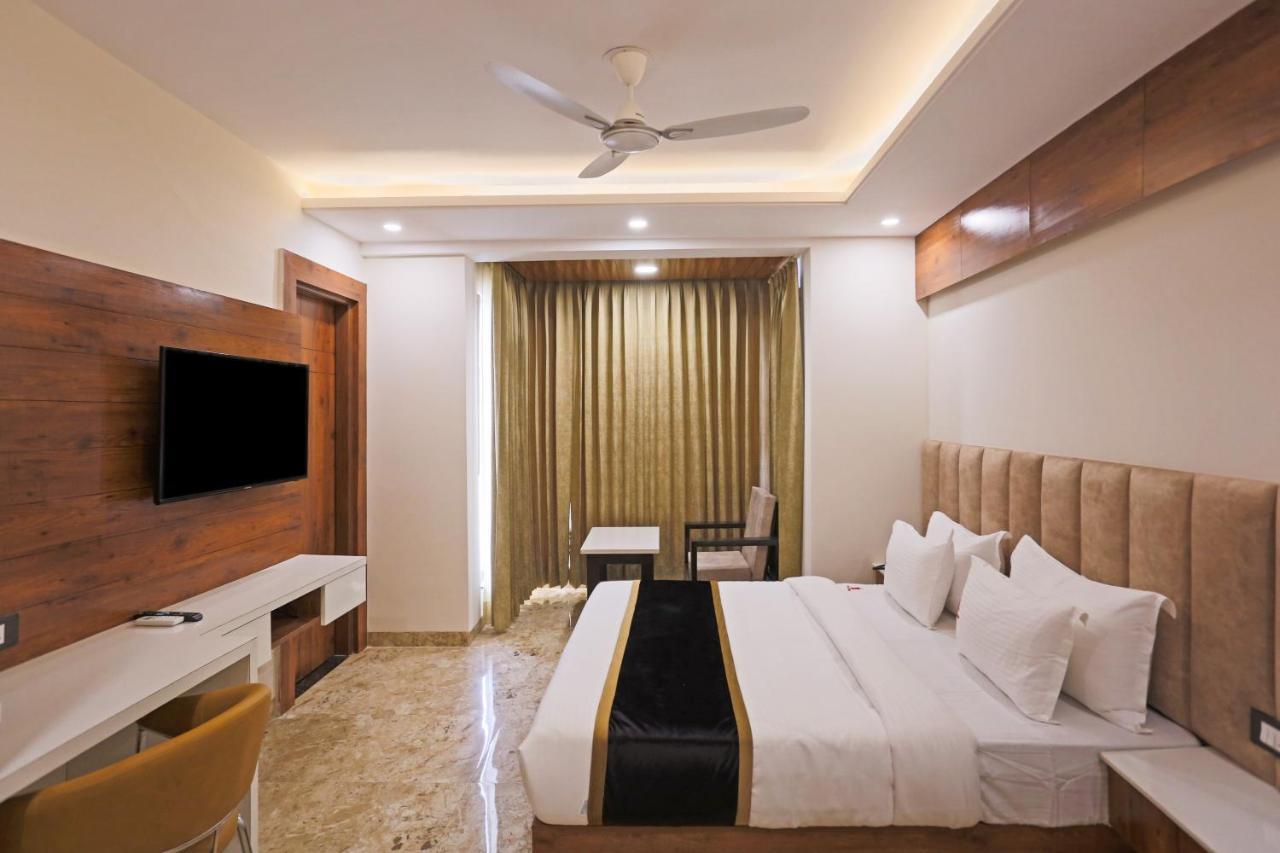 Hotel Deluxe Stay Inn - Near Delhi Airport ニューデリー エクステリア 写真