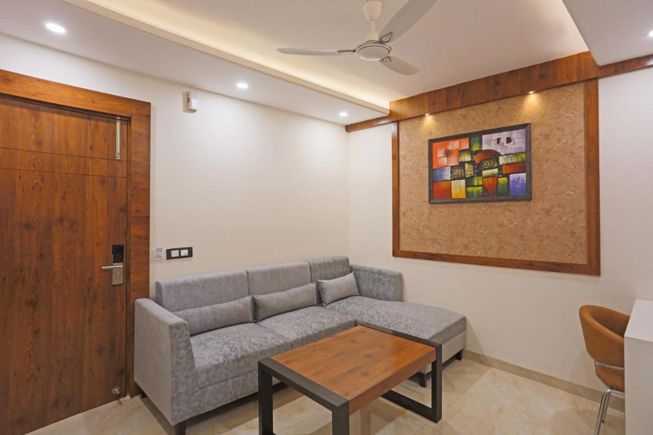 Hotel Deluxe Stay Inn - Near Delhi Airport ニューデリー エクステリア 写真