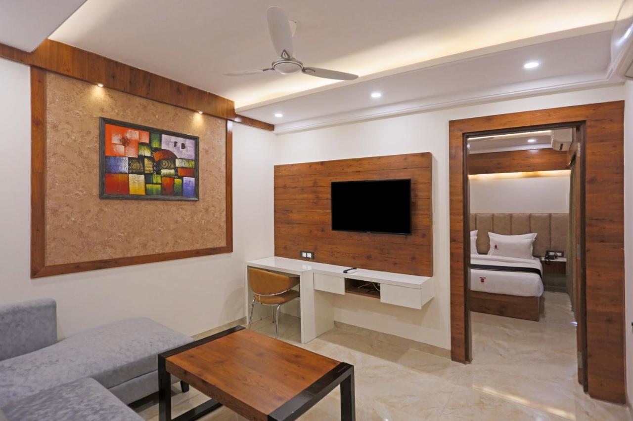 Hotel Deluxe Stay Inn - Near Delhi Airport ニューデリー エクステリア 写真