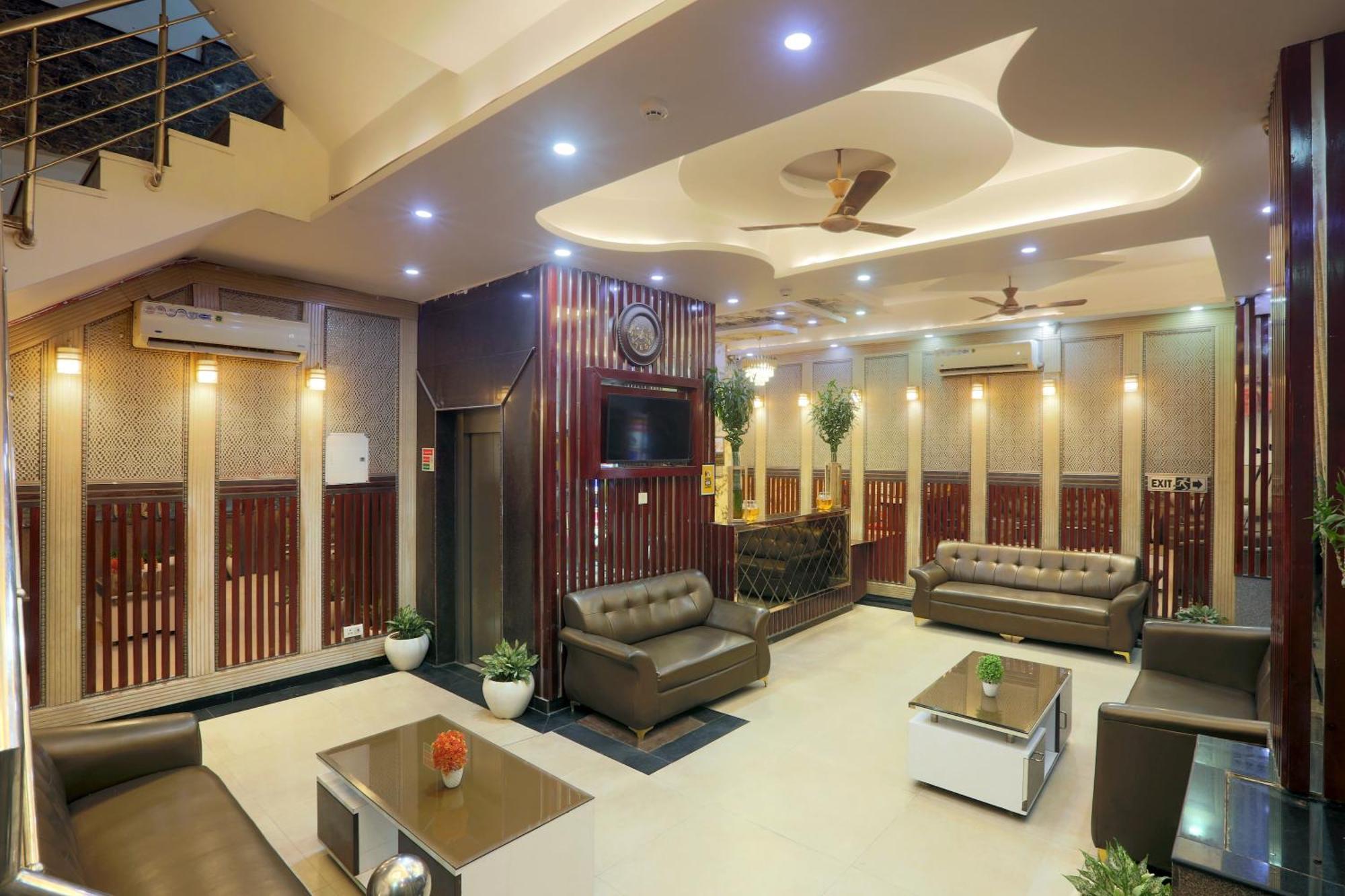 Hotel Deluxe Stay Inn - Near Delhi Airport ニューデリー エクステリア 写真