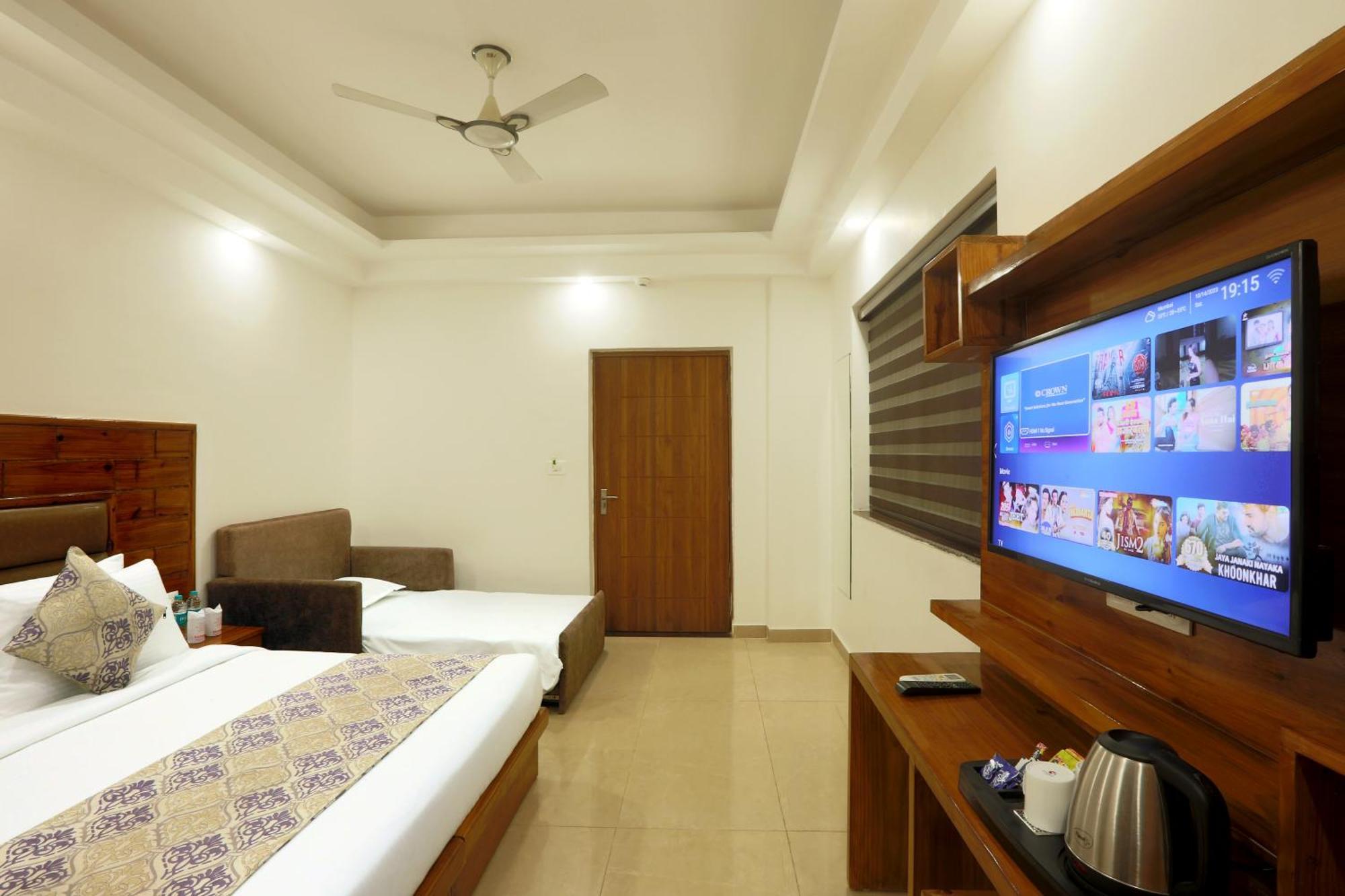 Hotel Deluxe Stay Inn - Near Delhi Airport ニューデリー エクステリア 写真