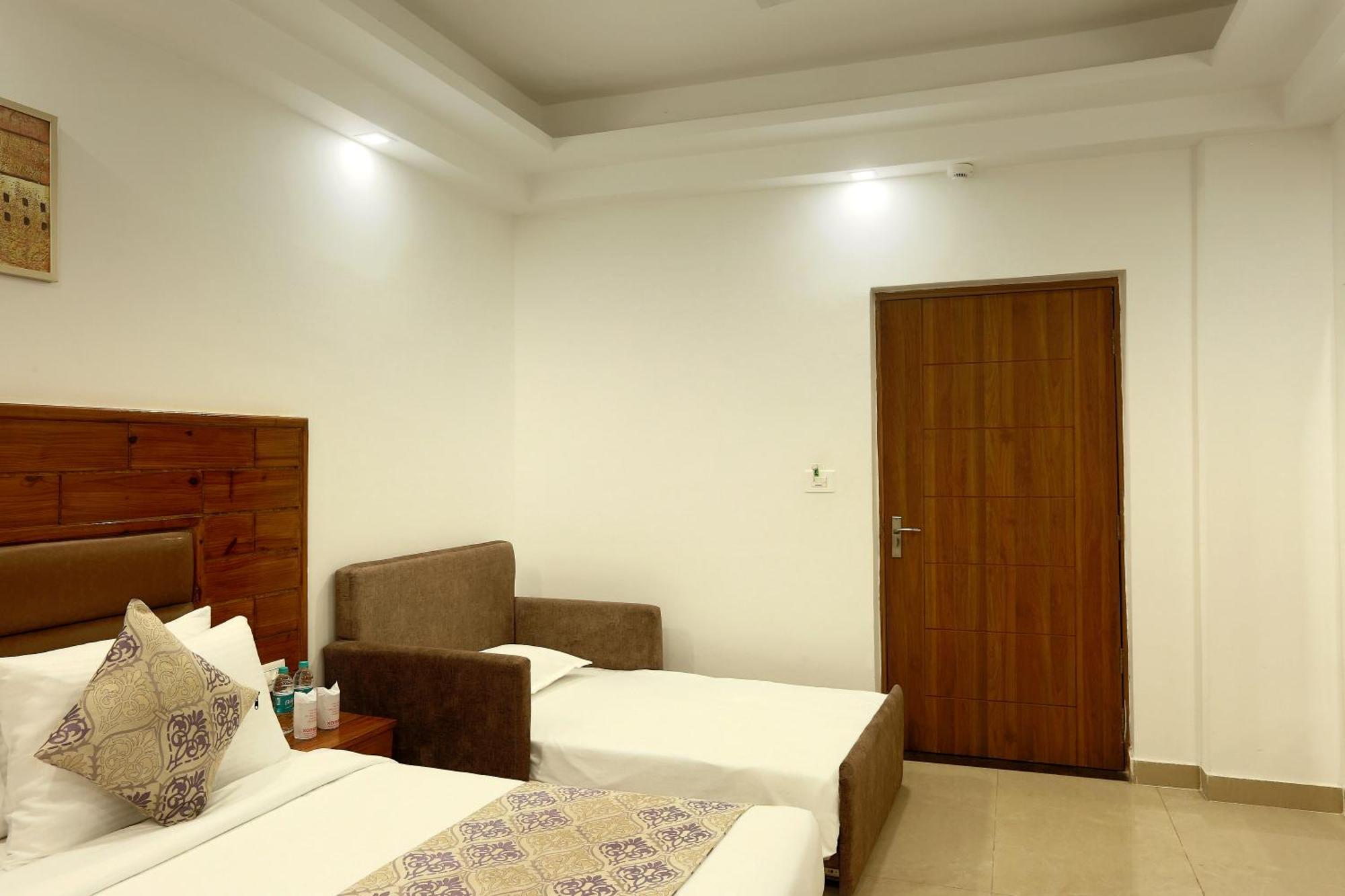 Hotel Deluxe Stay Inn - Near Delhi Airport ニューデリー エクステリア 写真