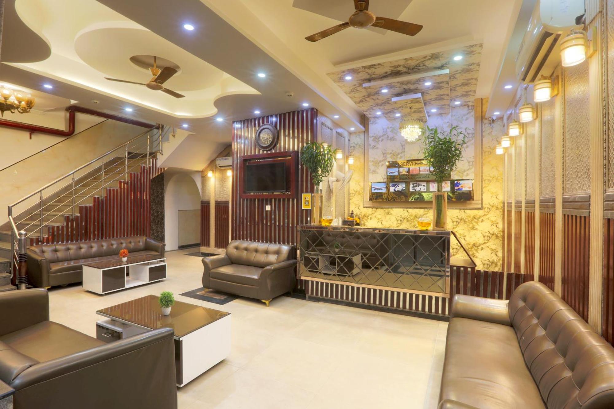 Hotel Deluxe Stay Inn - Near Delhi Airport ニューデリー エクステリア 写真