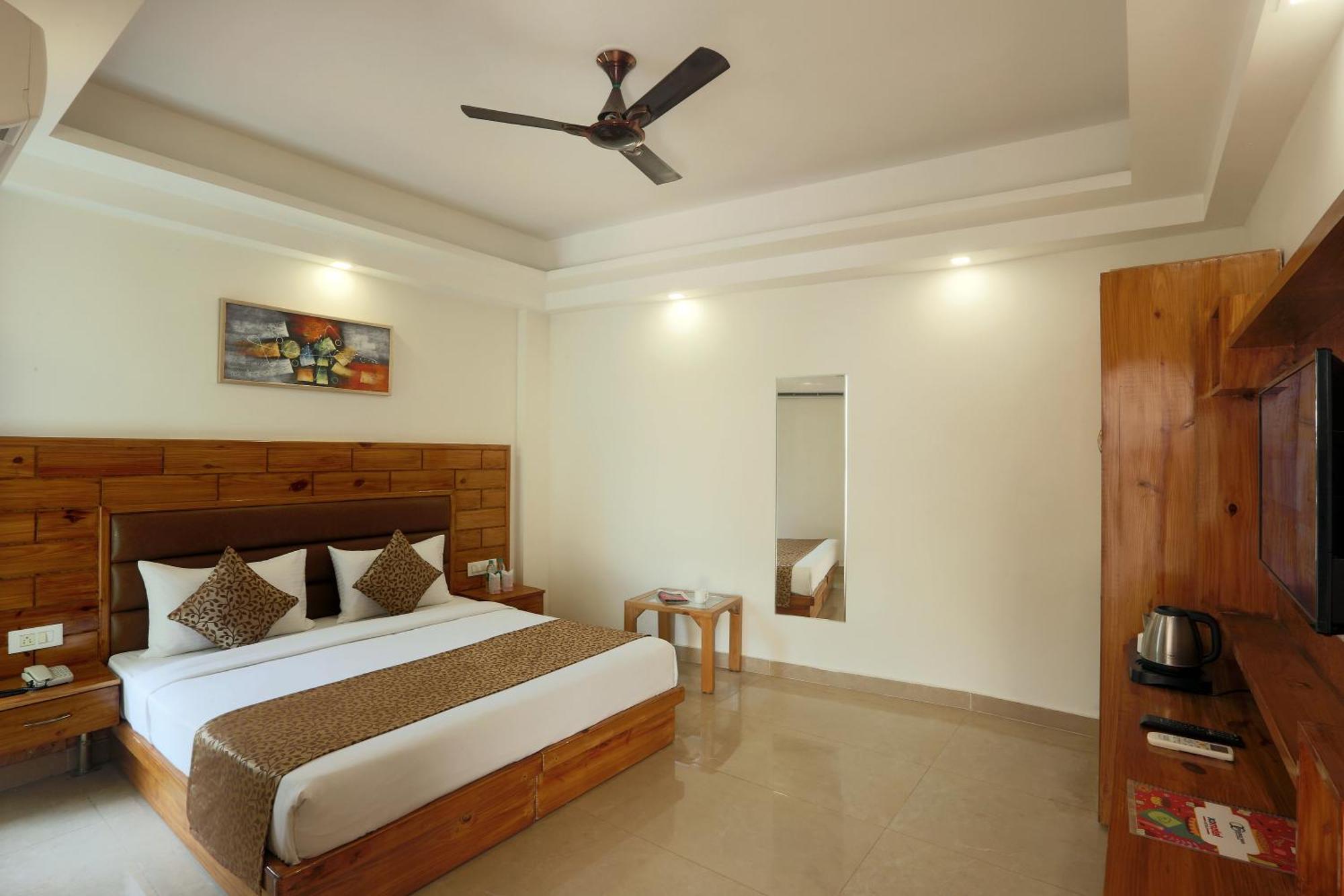 Hotel Deluxe Stay Inn - Near Delhi Airport ニューデリー エクステリア 写真