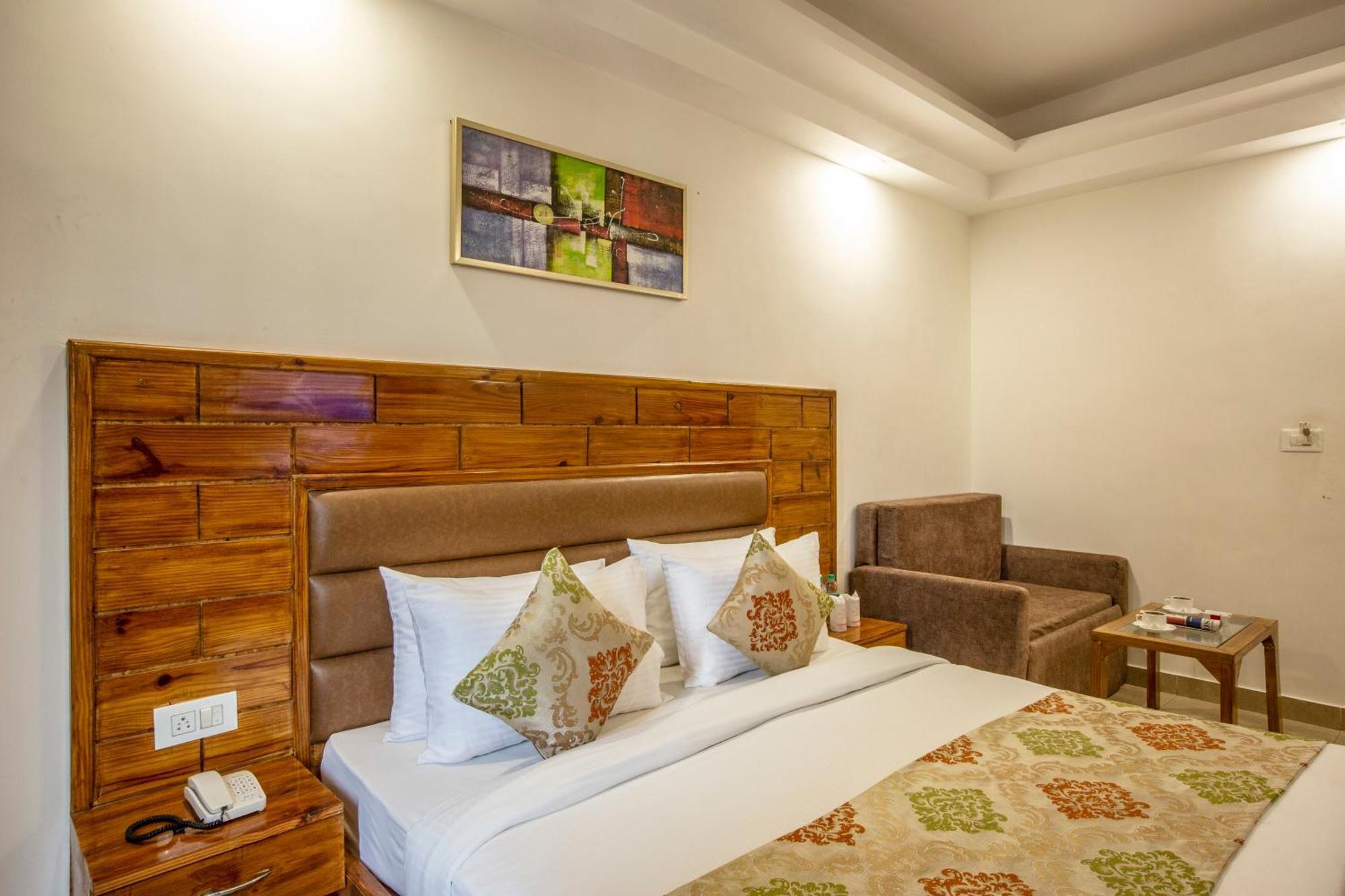 Hotel Deluxe Stay Inn - Near Delhi Airport ニューデリー エクステリア 写真