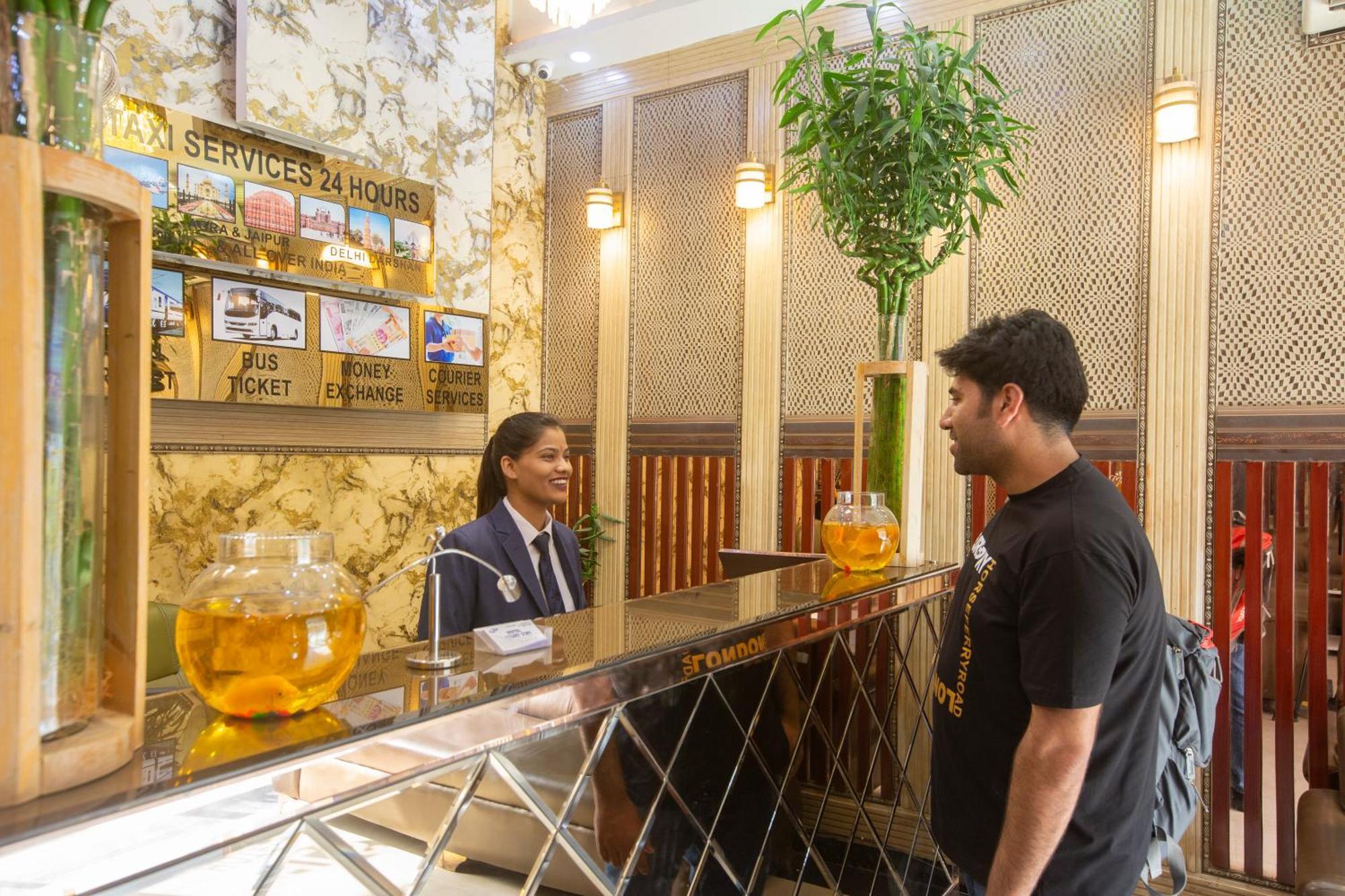 Hotel Deluxe Stay Inn - Near Delhi Airport ニューデリー エクステリア 写真