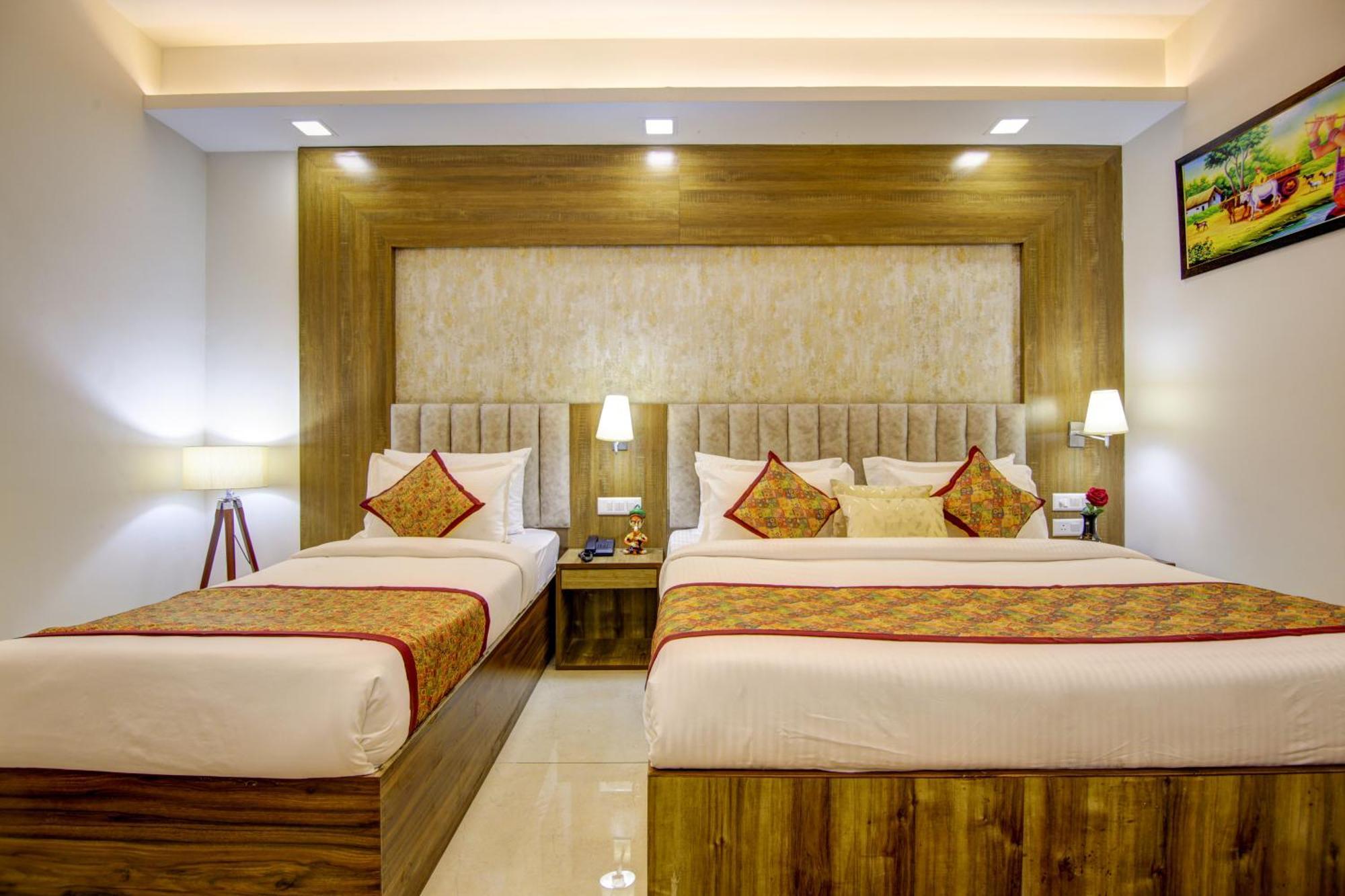 Hotel Deluxe Stay Inn - Near Delhi Airport ニューデリー エクステリア 写真